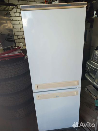 Холодильник бу Stinol