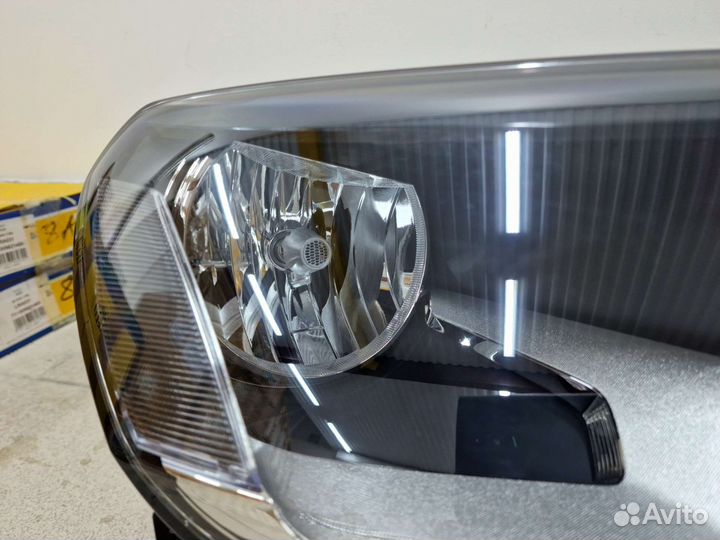 Новые Hella фары Volkswagen Touareg II 2010-2018