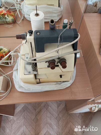 Продам оверлок 