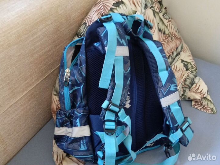 Рюкзак для школы очень прикольный и удобный