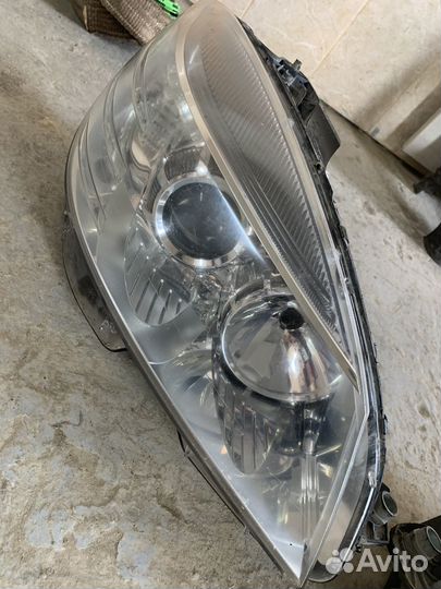 Фара на mercedes w204