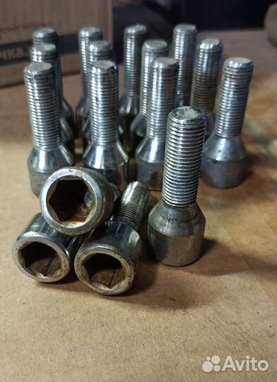 Колёсные болты, гайки