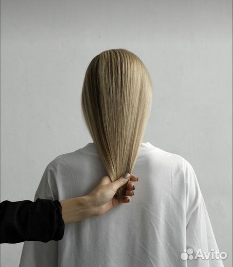 Модель на наращивание волос