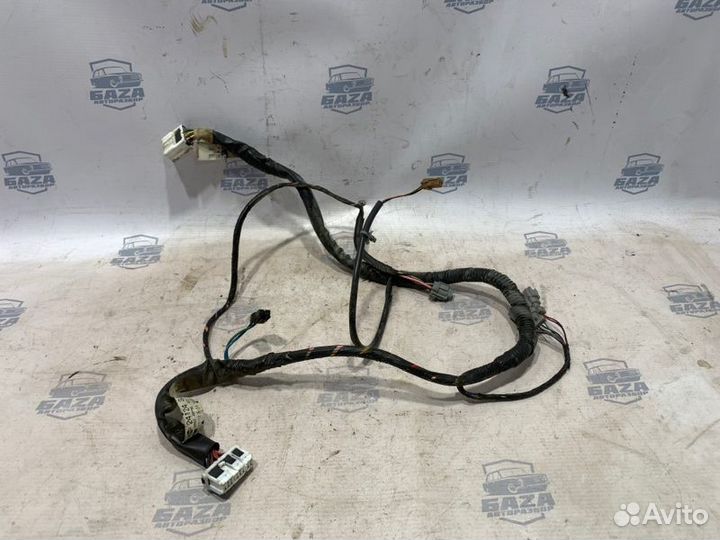 Проводка двери передняя правая Nissan Primera WP11