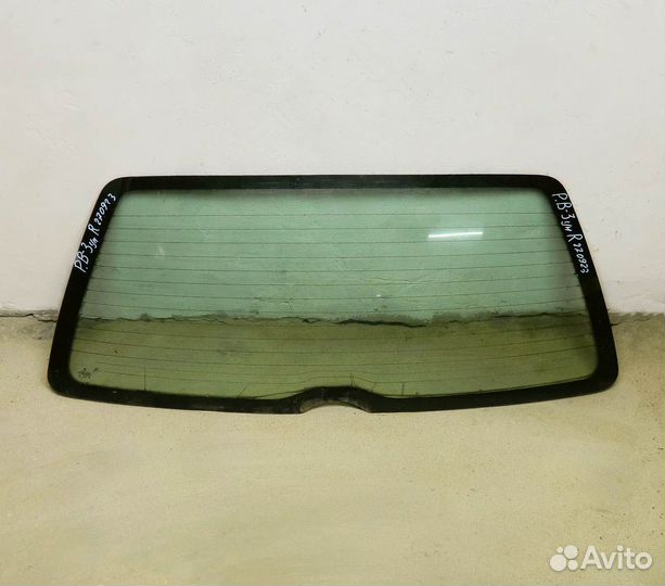 Стекло заднее VW Passat B3 универсал