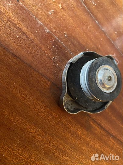 Крышка радиатора лансер 9