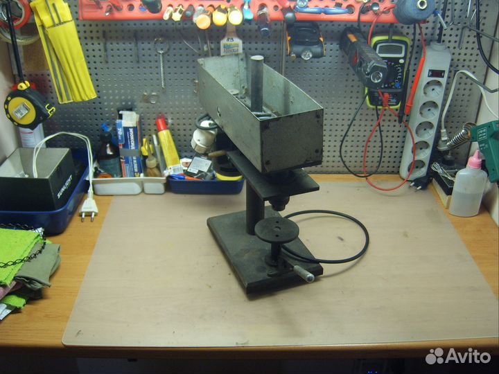Настольный сверлильный станок для точных работ