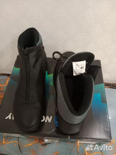 Лыжные ботинки