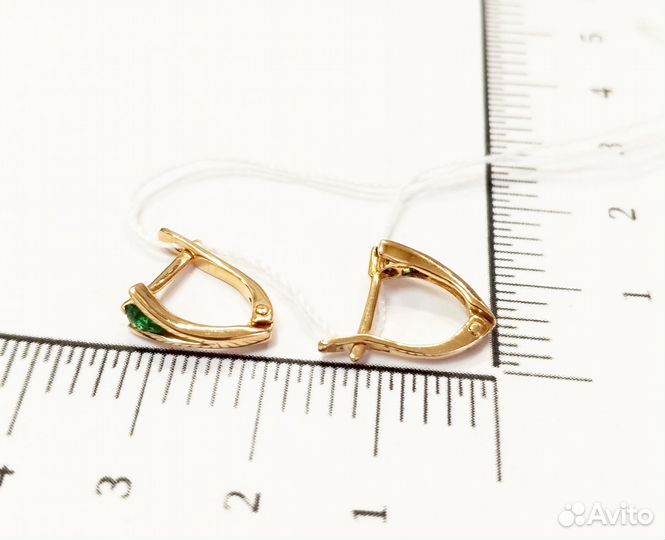 Золотые серьги с камнем