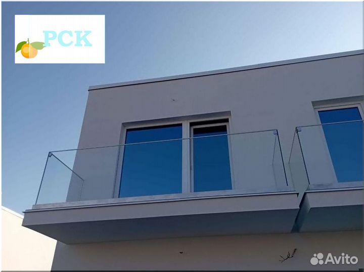 Стеклянные ограждения балкона