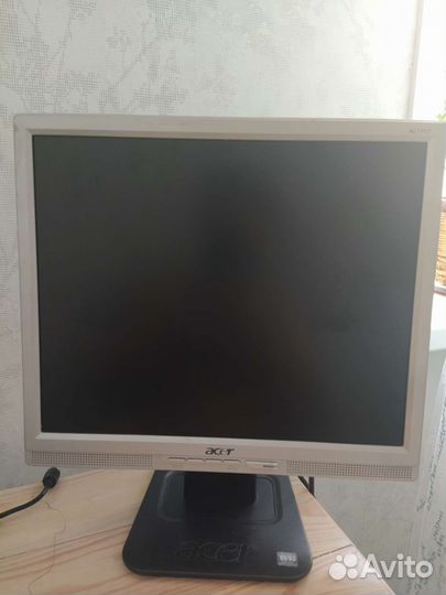 Монитор Acer со встроенными динамиками