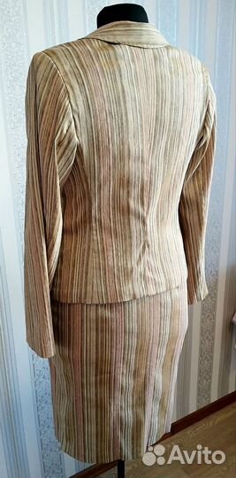 Костюм женский пиджак и юбка