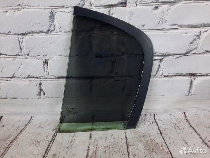 Стекло двери задней правой неопускное Megane Меган