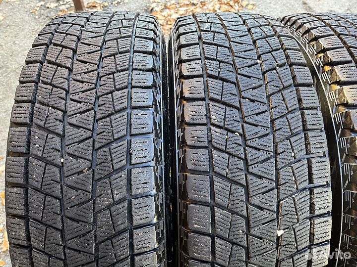 Bridgestone Blizzak DM-V1 215/70 R16 100R