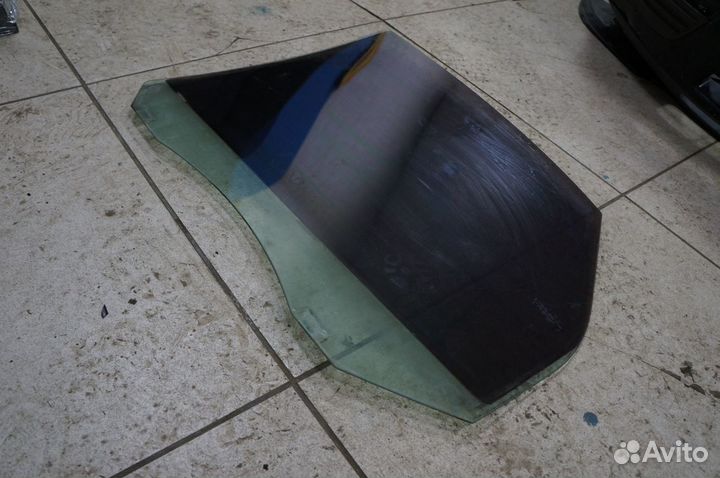 Ford Focus 2 стекло заднее правое