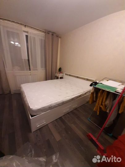 Кровать с матрасом