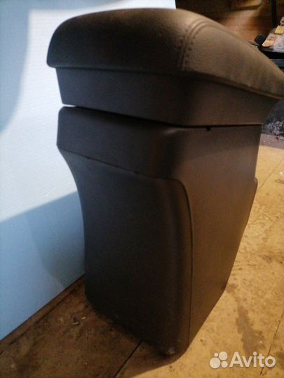 Консоль центральная Mitsubishi Outlander