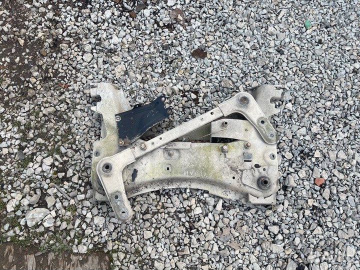 Подрамник передний Renault Megane 2 рейст F4R 2006