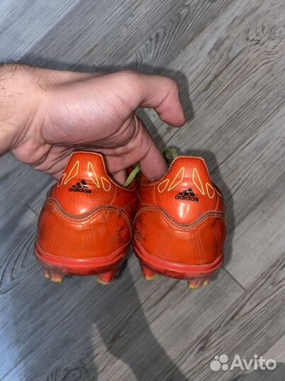 Футбольные бутсы adidas f50