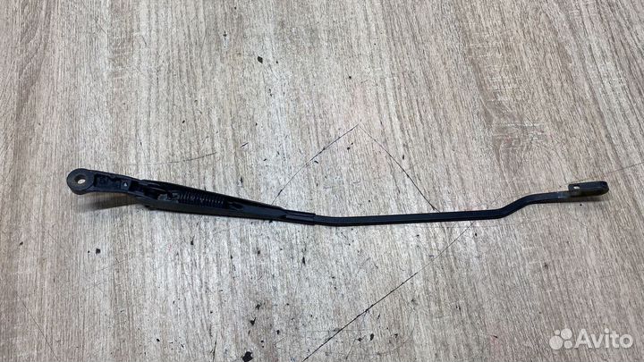 Поводок Стеклоочистителя Правый Volkswagen Passat