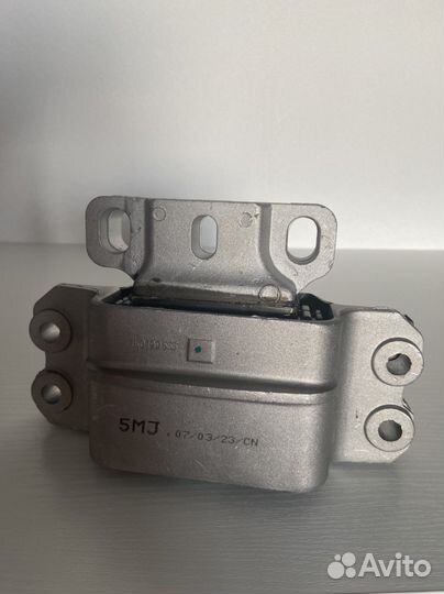 Опора кпп 1K0199555N