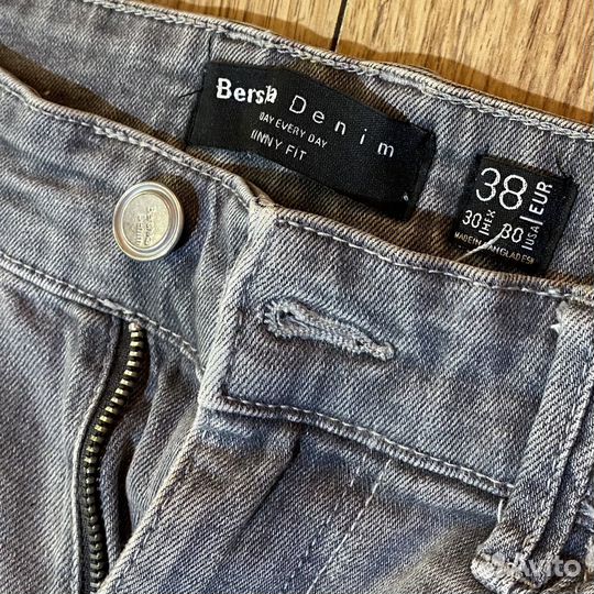 Джинсы bershka