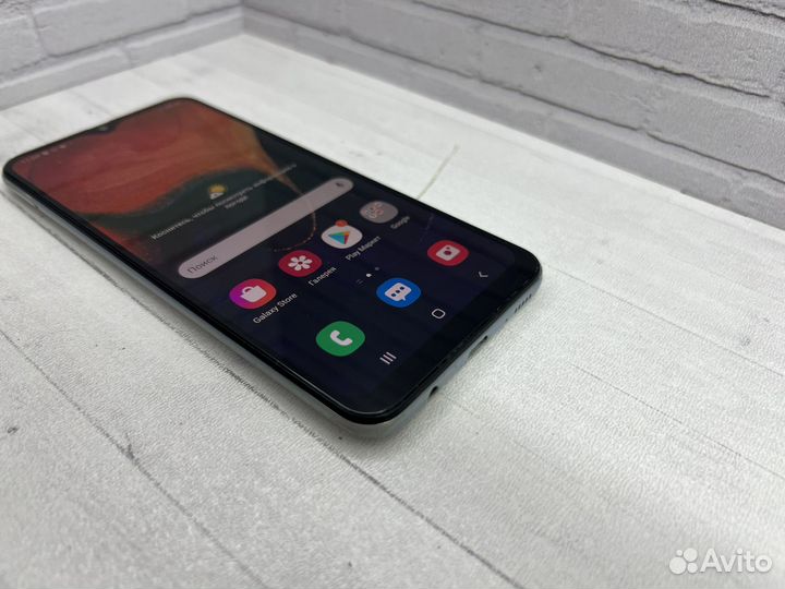 Samsung Galaxy A50, 4/64 ГБ