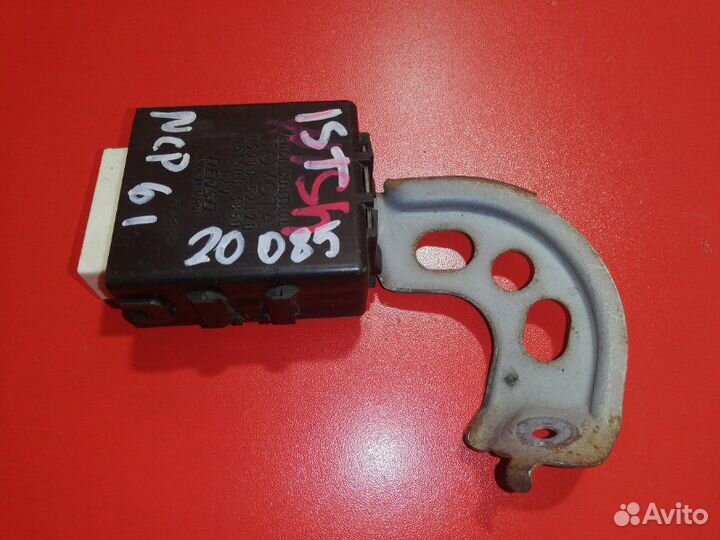 Блок управления дверьми Toyota Ist NCP61 1NZ-FE