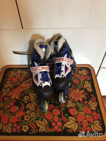 Роликовые коньки новые