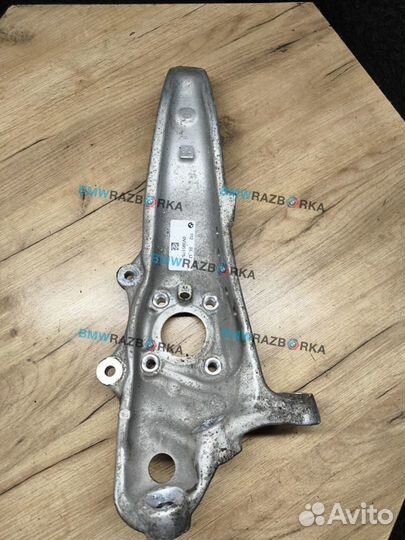 Кулак передний левый BMW i8 I12 2015