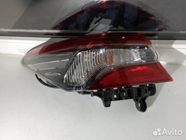Фонарь задний Тойота Камри 70 (2017-2023)