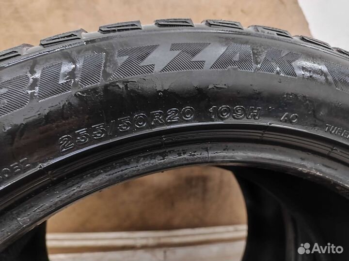 Bridgestone Blizzak LM-80 255/50 R20 109