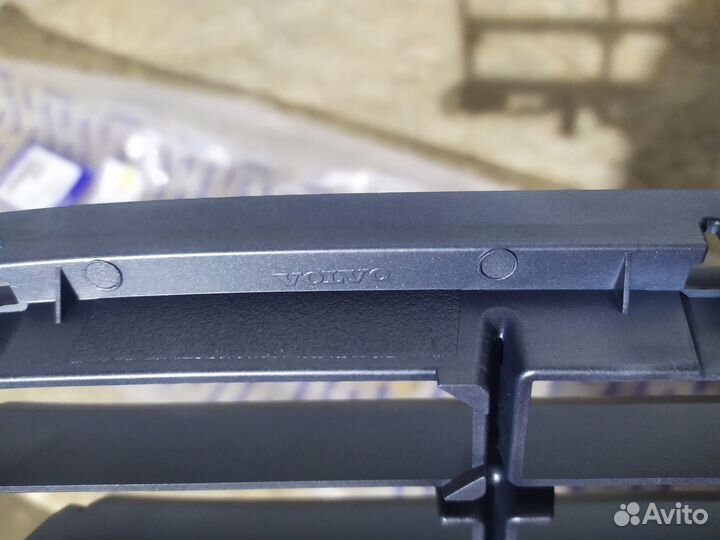 Решетка бампера нижняя Volvo S80 31323794