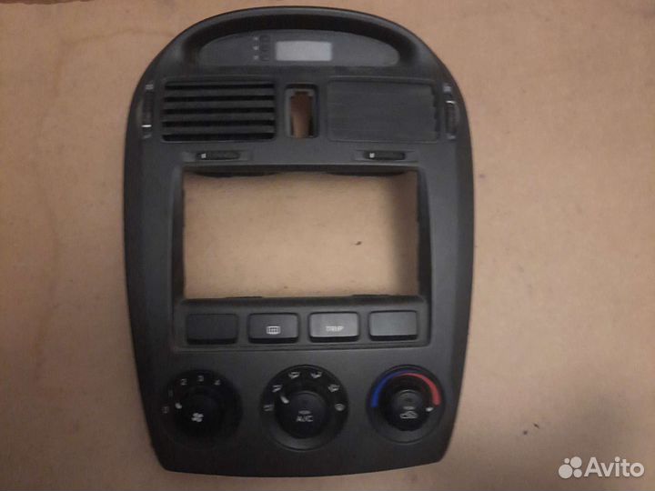 Консоль магнитолы