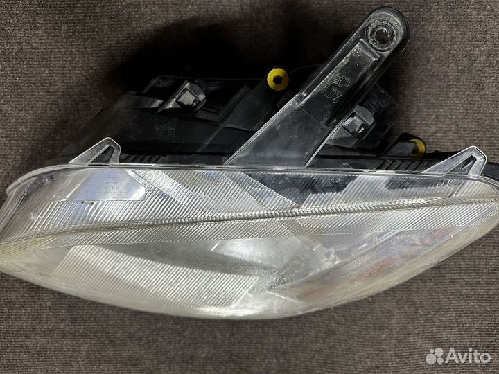 Фара Ford Focus 2 левая