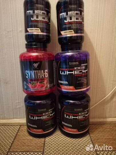 Пустые банки от протеина