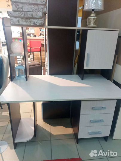Компьютерный стол новый