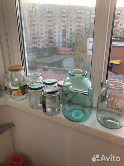 Банки стеклянные 50 штук разных