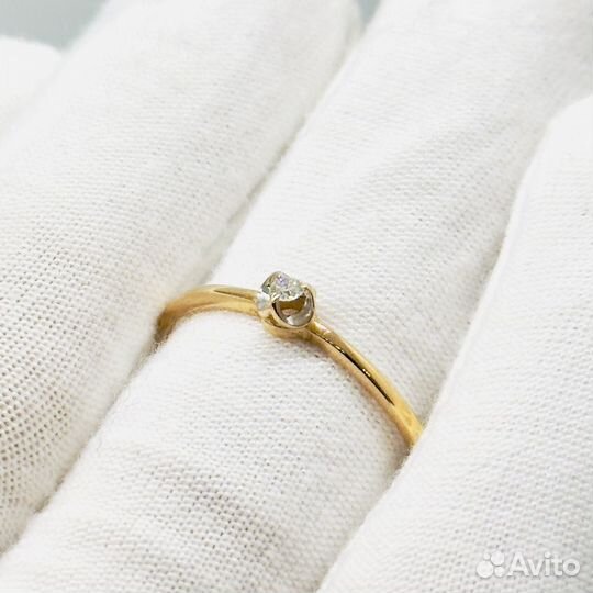 Золотое кольцо с бриллиантом 20,5р