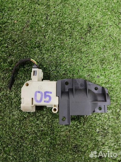 Замок бардачка Audi Q7 (4LB) 2007