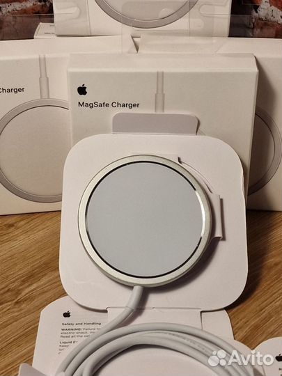 Беспроводная зарядка Apple magsafe charger 15W