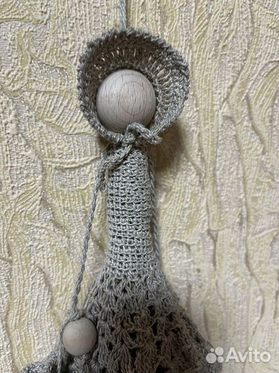 Кукла с букетом шалфея