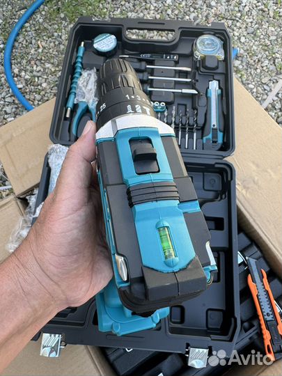 Шуруповерт makita