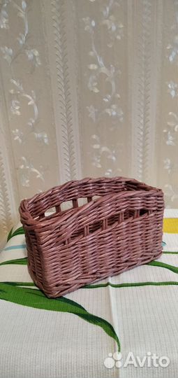 Плетеная салфетница