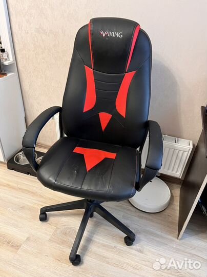 Компьютерное кресло Viking кожа. - не новое