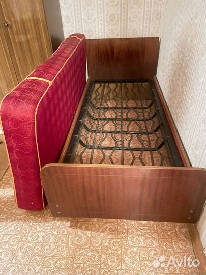Кровать односпальная