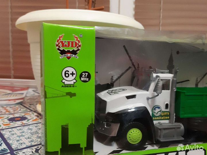 Игрушка грузовик