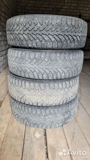 Nokian Tyres Hakkapeliitta 4 215/65 R16