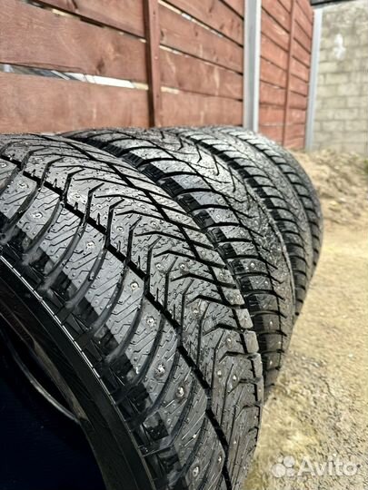 Yokohama Ice Guard IG65 235/45 R18