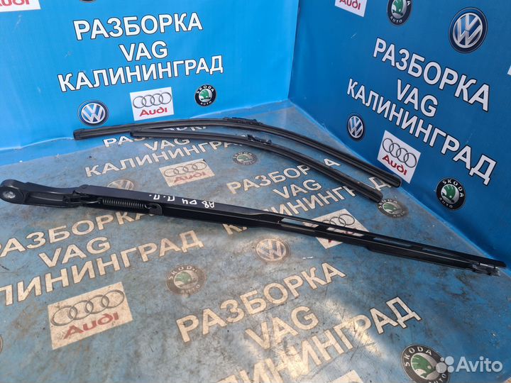 Рычаг стеклоочистителя правый. Ауди А8-D4